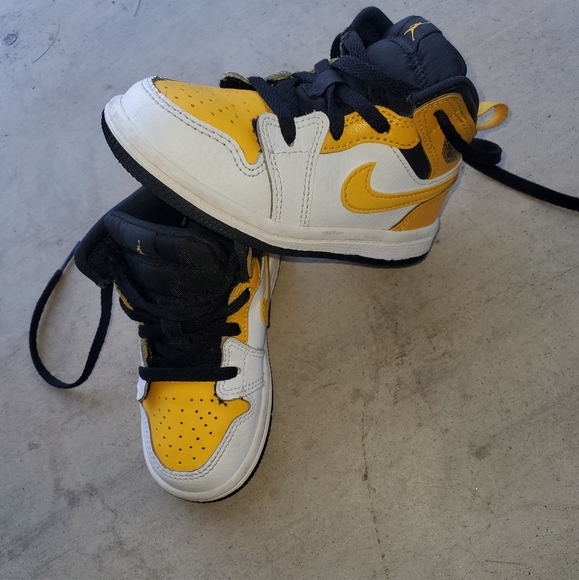 Kids Nike Air Jordan - Picture 2 of 3